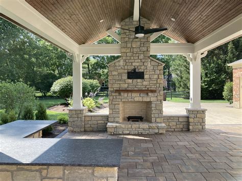 Outdoor Fireplace and Fire Pit Design From Start to Finish — Cincinnati ...