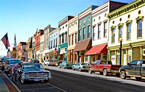 Main Street, Harrodsburg, Kentucky | pop. 8,000 -- founded 1… | Flickr