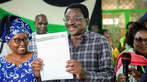 Governor Orengo comes face-to-face with poor state of healthcare in ...