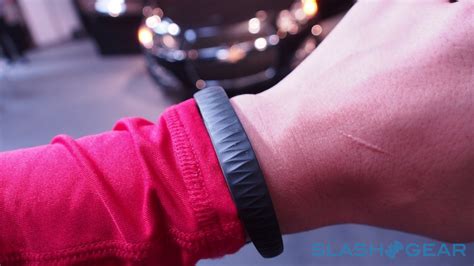 Jawbone UP Review (2012) - SlashGear