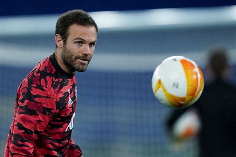 Juan Mata shows his quality in warm-up footage