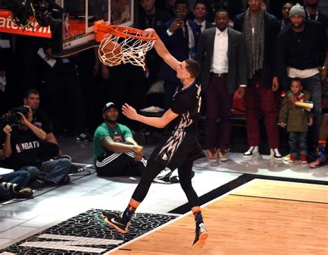 T-Wolves rookie Zach LaVine puts on a show in winning dunk contest ...