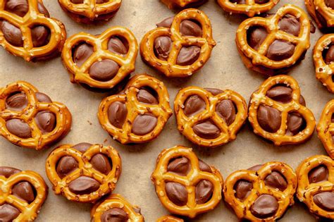 Rolo Pretzels (2 Ingredients!) - Fed & Fit