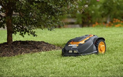 6 Benefits of a Robot Lawn Mower vs. Traditional Mower