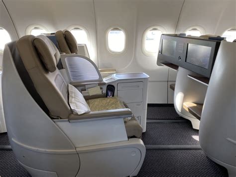 Review: Saudia A320 Flat Bed Business Class - SamChui.com