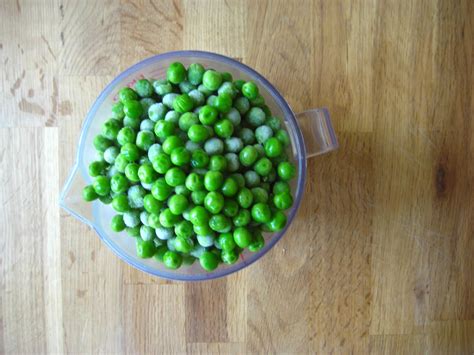 pea porridge with fresh ricotta and speck | story of a kitchen