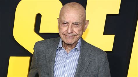 Alan Arkin Dead: 'Little Miss Sunshine' Oscar Winner Dies at 89 | Us Weekly