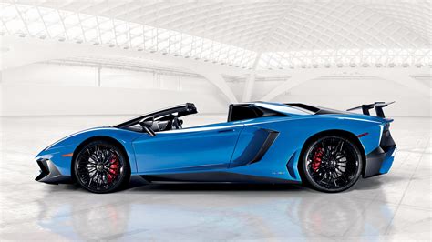 Lamborghini Aventador Side View Blue