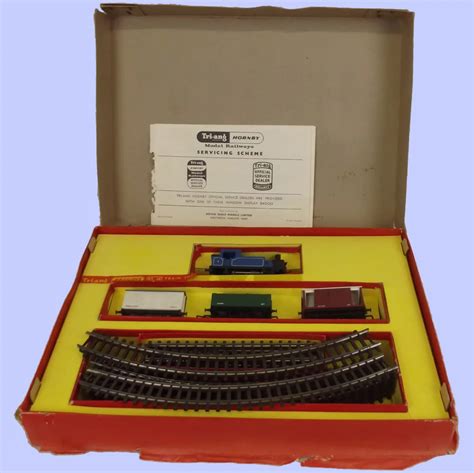 Triang Railways RS 24 Set - Sally Antiques