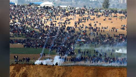 Israeli forces martyr 16 Palestinians in Gaza border protests