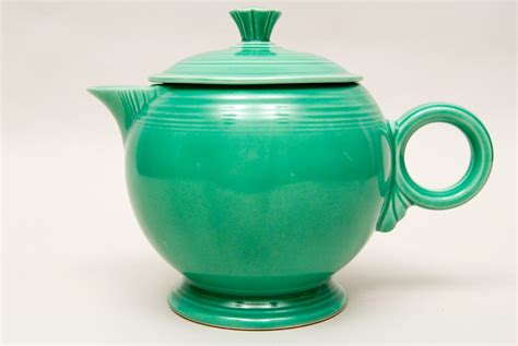 Vintage Fiestaware Large Teapot in Original Original Green Glaze For Sale