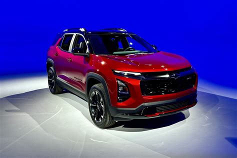 2025 Chevrolet Equinox has a bolder look and redesigned cabin ...