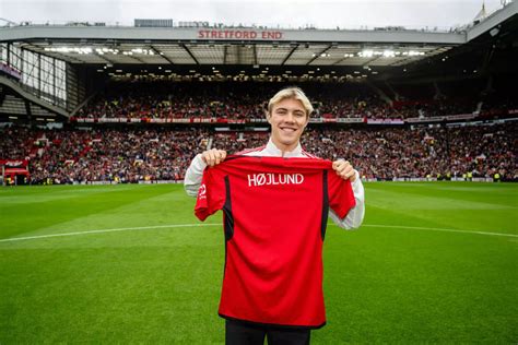 Pictures: Rasmus Hojlund is paraded on Old Trafford pitch after ...