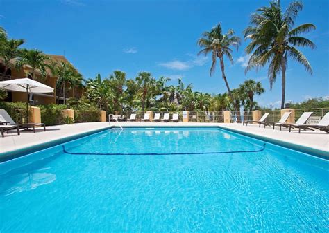 Hampton Inn Key Largo Manatee Bay Key Largo, Florida, US - Reservations.com