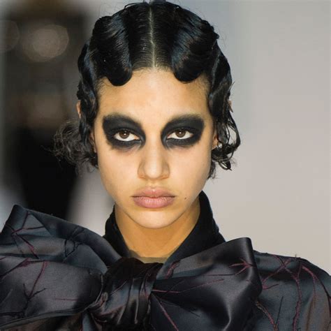 Marc Jacobs 2016 goth look.jpg (2823×2823)