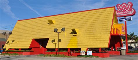 Der Wienerschnitzel | RoadsideArchitecture.com