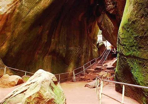 Edakkal Caves, Wayanad| Edakkal Caves Photos and Timings