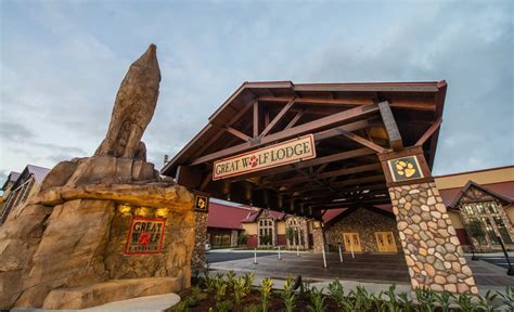 6 Reasons Great Wolf Lodge Should Be Your Holiday Vacation - City Girl ...