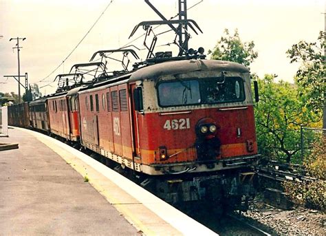 2 x 46 and a 44 | Train, Electric locomotive, Locomotive