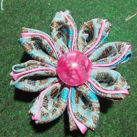 Kanzashi flower 1 | Kanzashi flowers, Art inspiration, Kanzashi