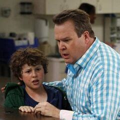 Luke Dunphy | Modern Family Wiki | Fandom