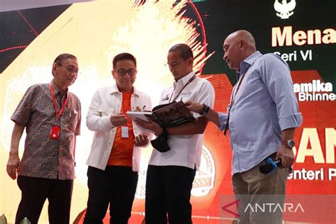 Sandiaga S Uno luncurkan buku di Universitas Surabaya - ANTARA News