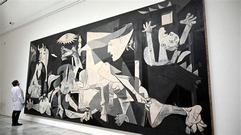 "Guernica" by Pablo Picasso, emblematic symbol of the horror of war ...