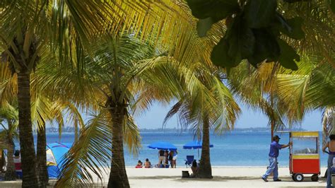 Playa Luquillo | | Attractions - Lonely Planet