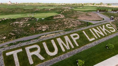 Trump Organization suing NYC over golf course in Ferry Point, Bronx ...