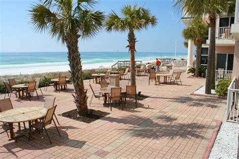 Beach side dinning at the Inn. | Beachfront vacation, Beachfront ...