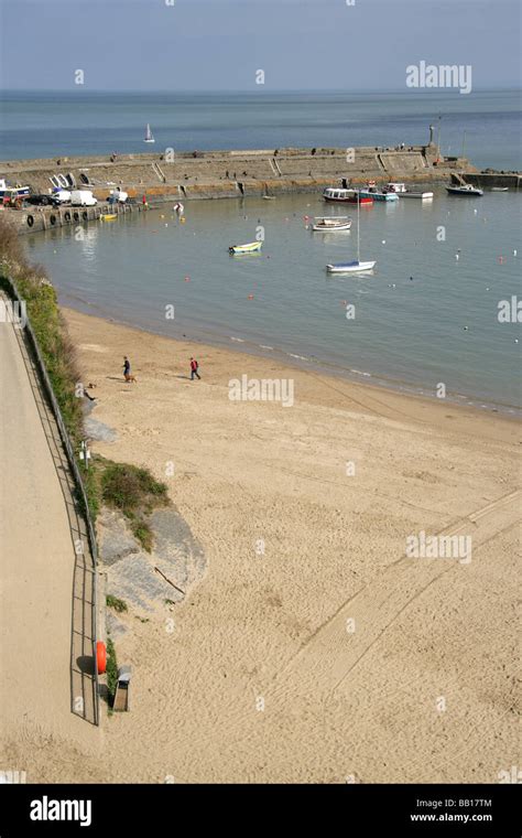 Town of New Quay, Wales. Elevated view of New Quay beach, with leisure ...