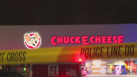 One dead at Chuck E. Cheese in Davenport | wqad.com