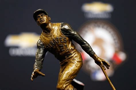 Justin Turners Wins 2022 Roberto Clemente Award