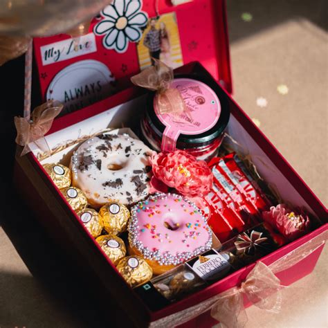 Sweet Tooth Hamper Box – Happening Hamper