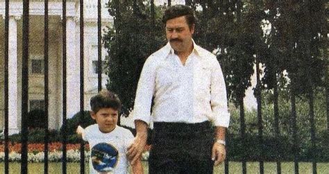 The Story Of Pablo Escobar's Photo In Front Of The White House