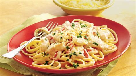 Skinny Chicken Linguine Alfredo recipe from Betty Crocker