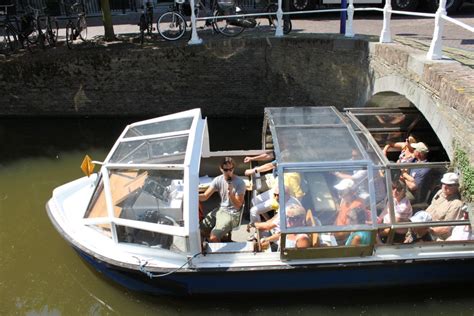 Delft: Canal Cruise With Guided Commentary