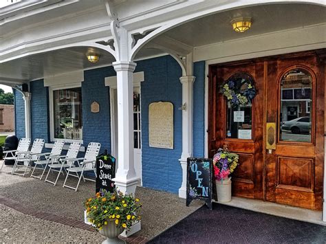 Hotel Nauvoo- Nauvoo IL (1) | Built in 1840. | Kevin Stewart | Flickr