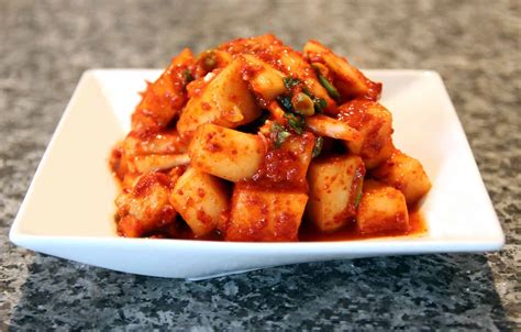 Kkakdugi (Cubed radish kimchi) recipe - Maangchi.com