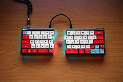 dantambok's Split Mechanical Keyboard – Voltcave