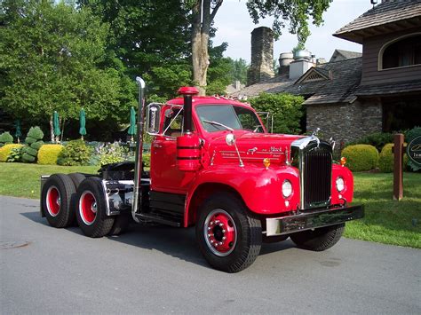 So Pretty | Mack trucks, Classic trucks, Trucks