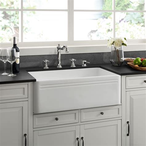 Farmhouse Kitchen Sinks / The Best Inexpensive Farmhouse Kitchen Sinks ...