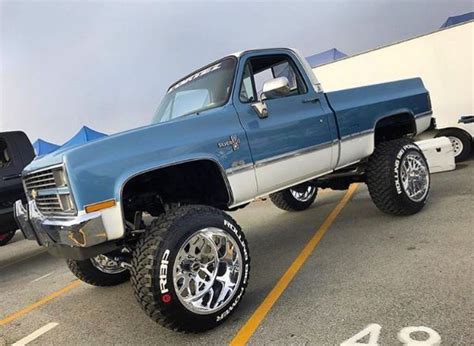 Pin by Darrell Hammons on Sqaurebody | Lifted chevy trucks, Chevy ...