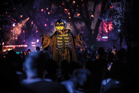 Guide to Halloween Horror Nights 2023 - HHN 2023 Haunted Houses, Dates ...