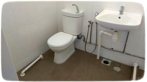 Re-waterproof renovate bath toilet HDB HIP Contractor - YouTube