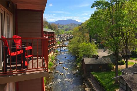 Baymont by Wyndham Gatlinburg On The River | Gatlinburg, TN Hotels