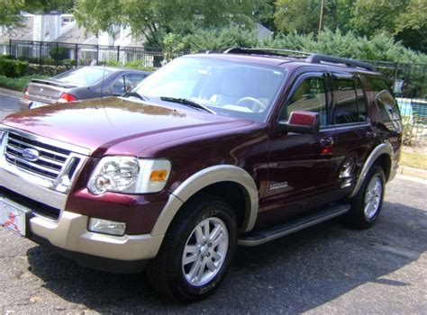 2008 Ford Explorer: Oil Type, Capacity, Change Intervals