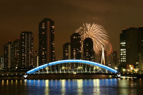 Tokyo Bay Fireworks in Tsukishima | Tokyo Bay Fireworks in t… | Flickr