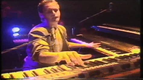 Dire Straits -- Walk Of Life [[ Official Live Video ]] HD - YouTube