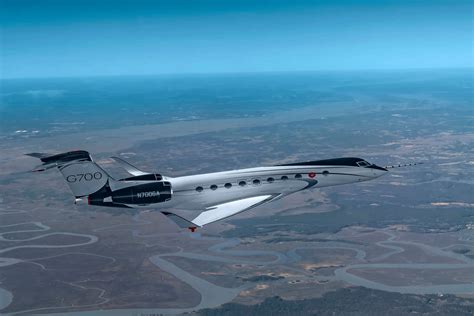 Gulfstream flies first fully outfitted G700